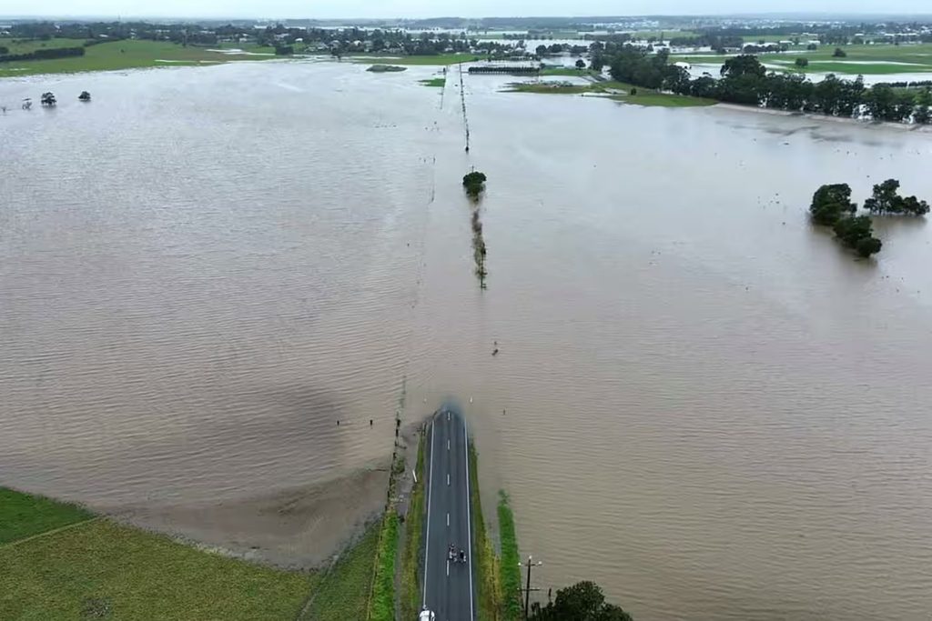 Australia floods: nearly 50,000 stranded as record waters hit New South Wales mid-north coast