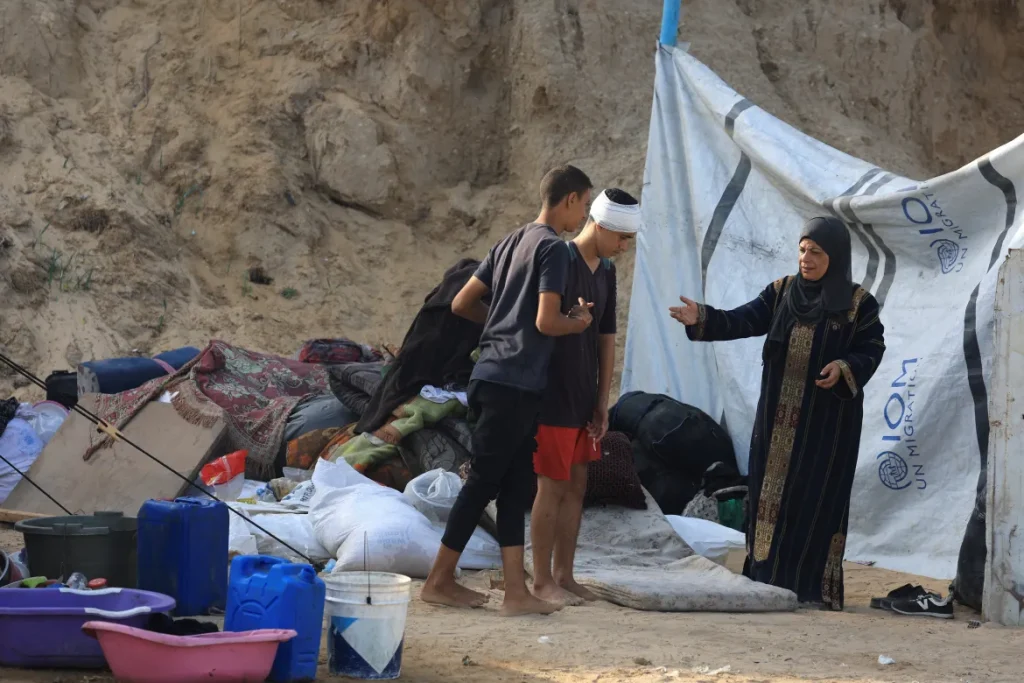 Israel attacks Gaza while Palestinians place hopes on Trump’s proposal