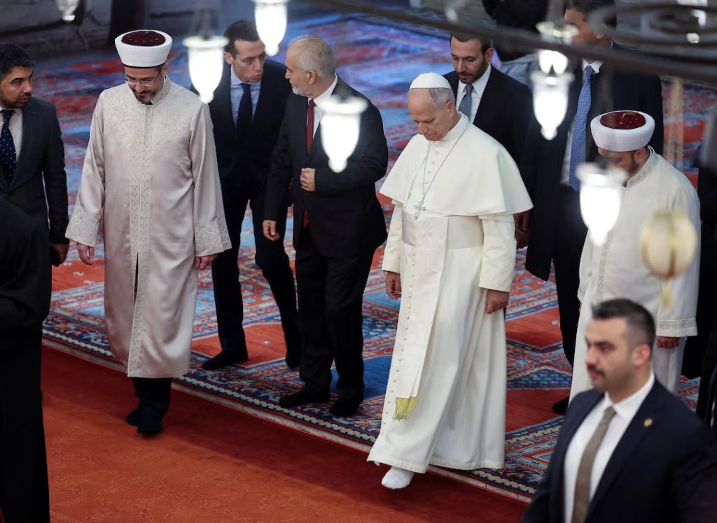 Pope Visits Istanbul’s Blue Mosque, Removes Shoes but Does Not Pray